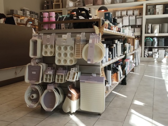 Papa Noel ya sali� a cargar las bolsas